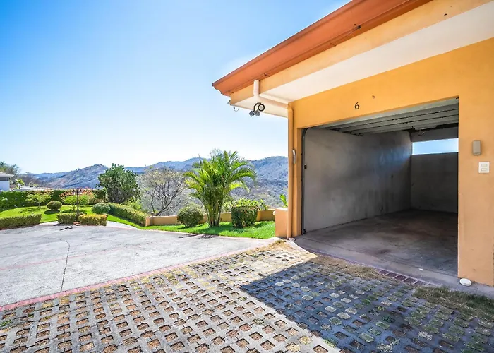 Relaxing 3Br Ocean-View Condo | 2 Balconies